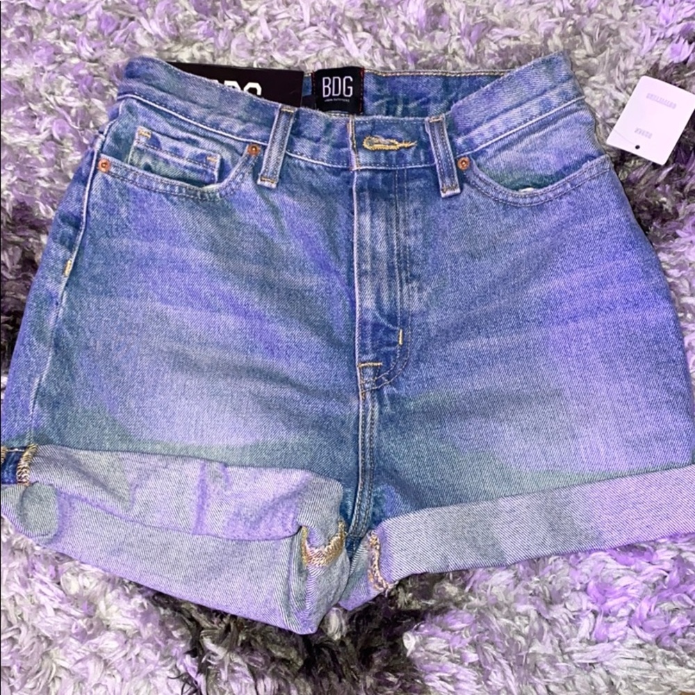 mom high-rise shorts